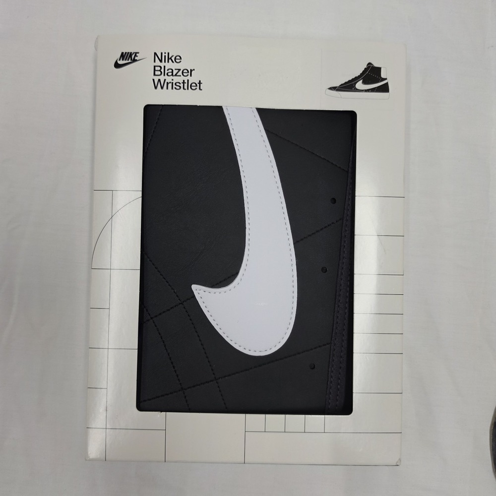 Nike Blazer Wristlet Black White Zippered Clutch NWT NEW HF3601 091